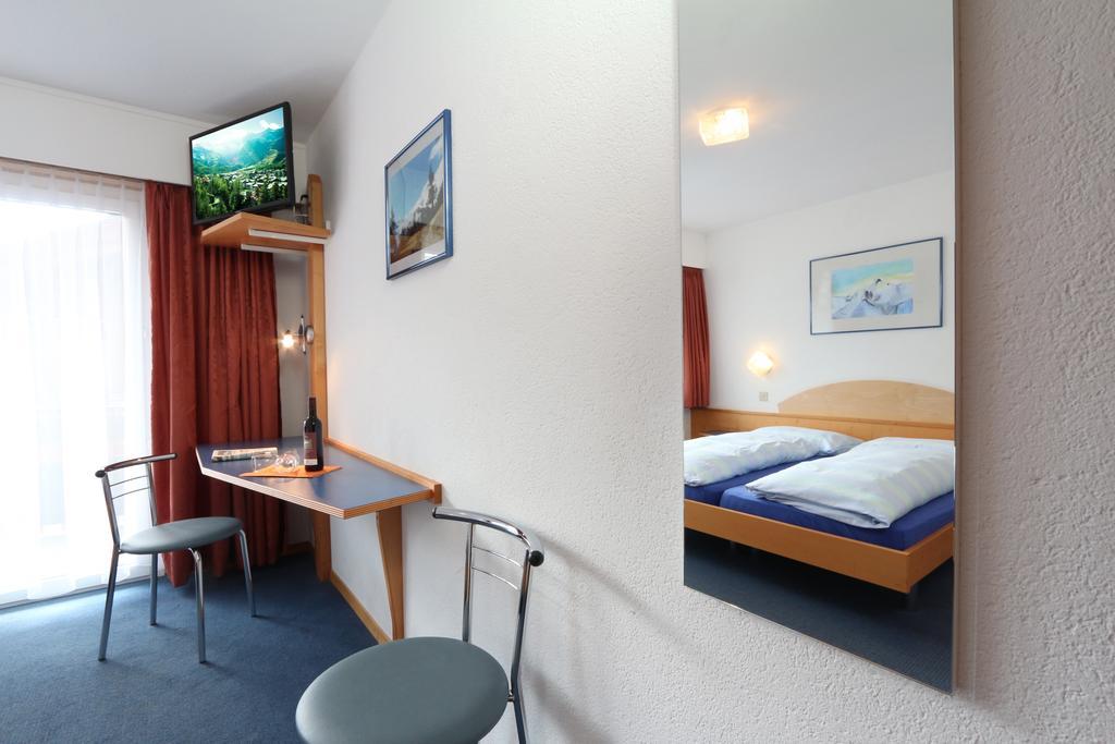 Hotel Garni Domino Saas-Fee Esterno foto